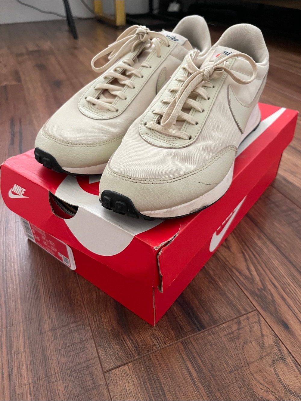 Nike tailwind 79